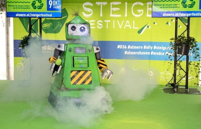 Robot bij het Steiger Festival